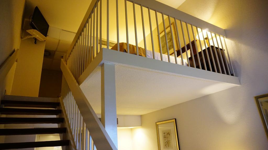 Hotel Ramada By Wyndham Wichita Airport Zewnętrze zdjęcie